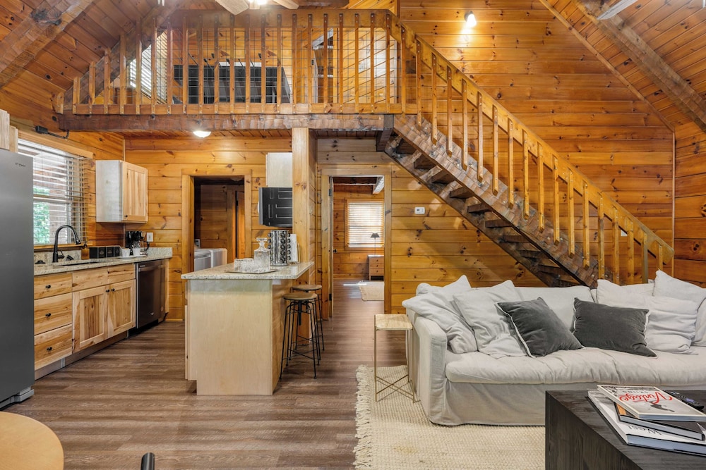 Sleeps 20 3 Cabins w/ Hot Tubs, Game Room, Fire Pit Dudley Trio by Avantstay
