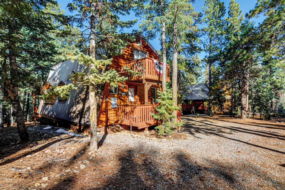 Near National Parks: Duck Creek Cabin Retreat