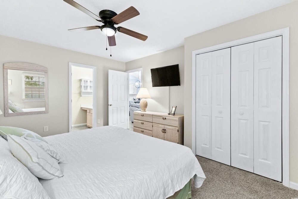 River Oaks 28g 2 Bedroom Condo