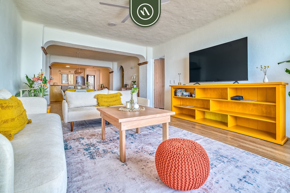 2BR Condo With Ocean View - Private Terrace
