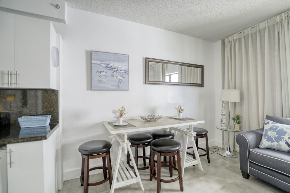 Private Apartments at the Casablanca