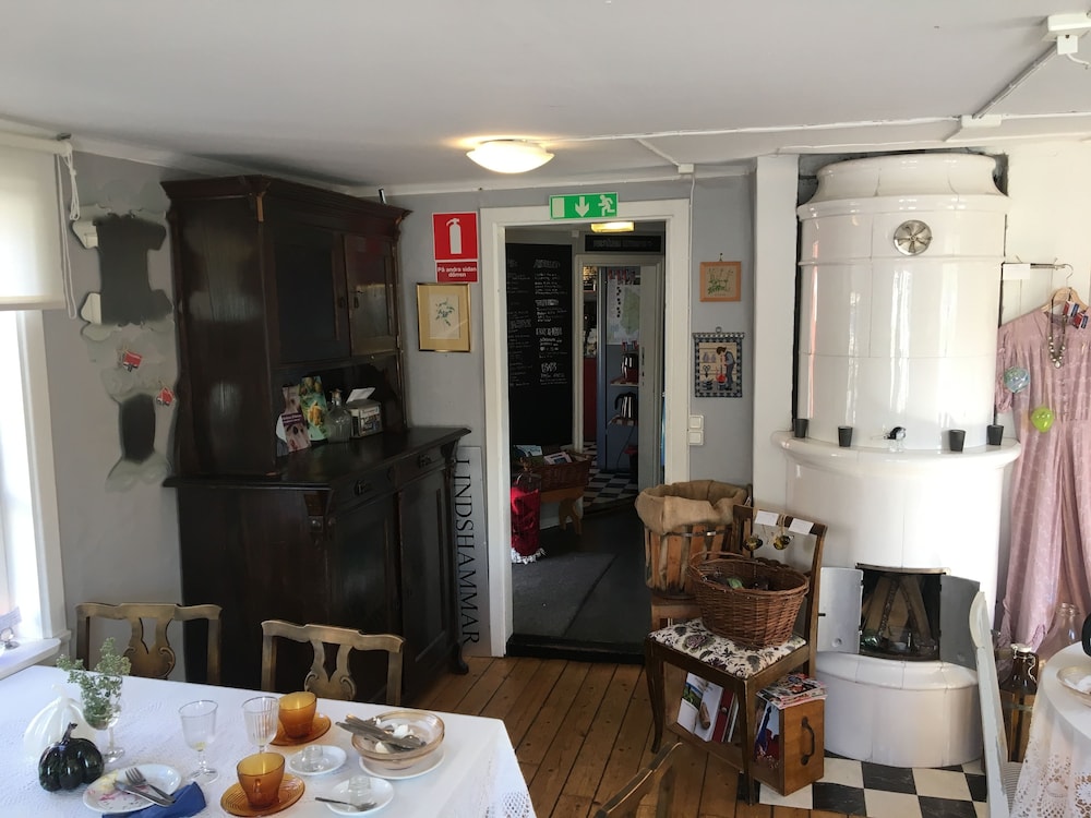 Cafe Sergel Bed & Breakfast