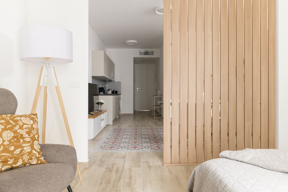 Palazzo Murat - One-bedroom Apartment With Balcony by Wonderful Italy