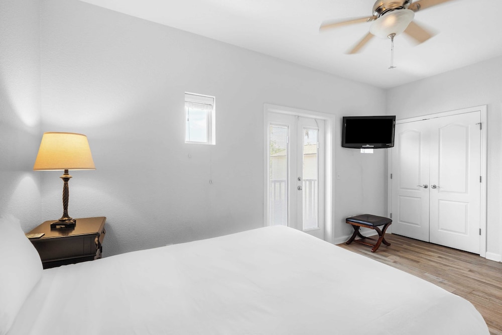 Southfields Retreat 4BR Getaway Near Laguna Beach, Carillon & Pier Park