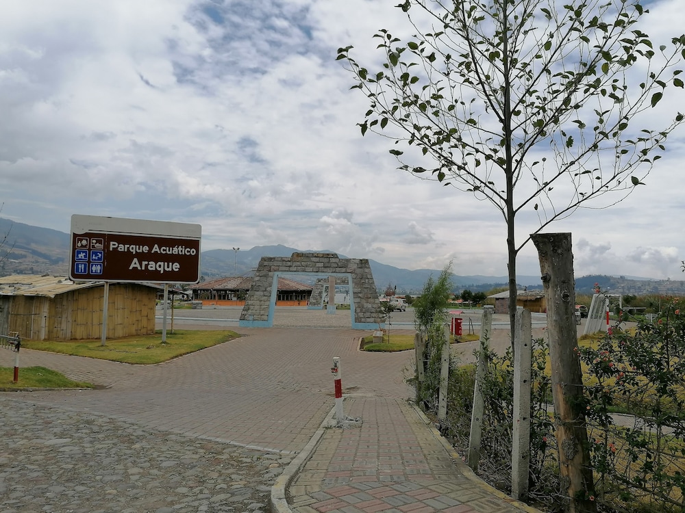 Hostal y Complejo recreacional La Playita de Monse