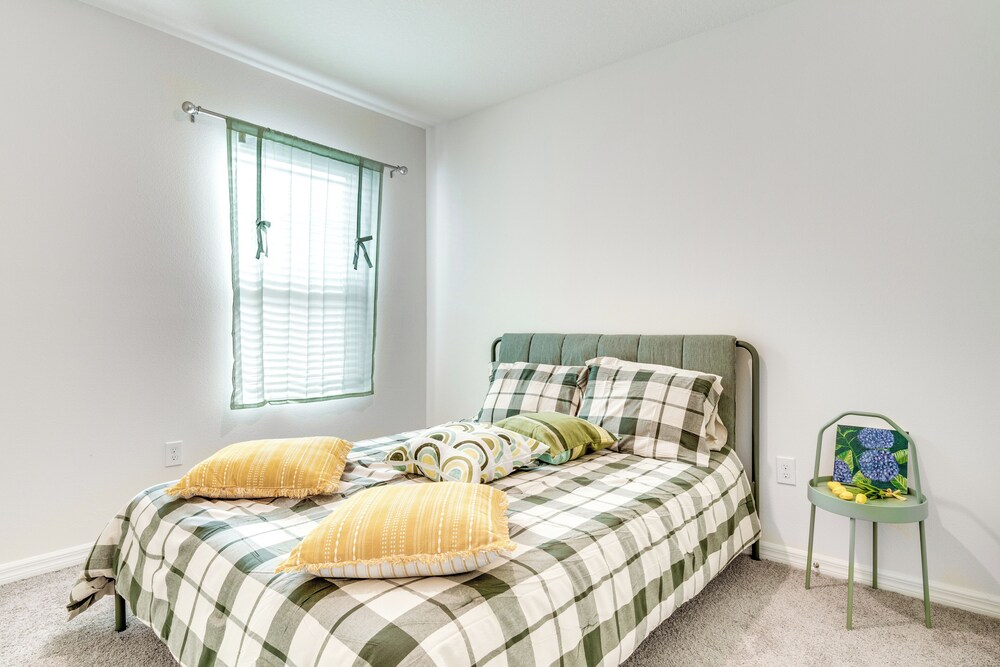 Playground Access: Winter Haven Getaway w/ Patio!