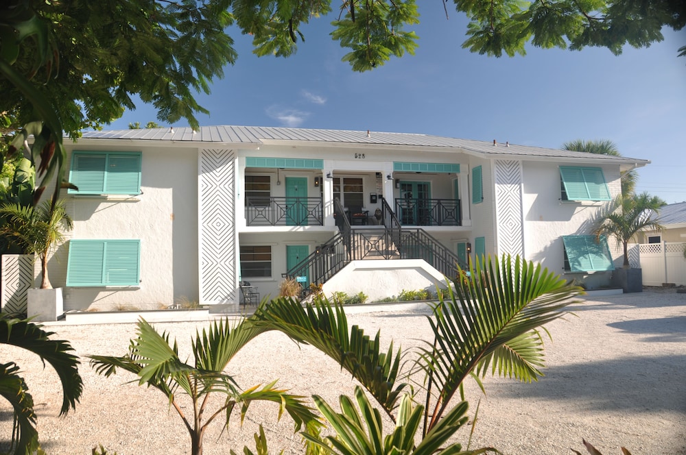 Hotel Lido Islander Inn - Image 1