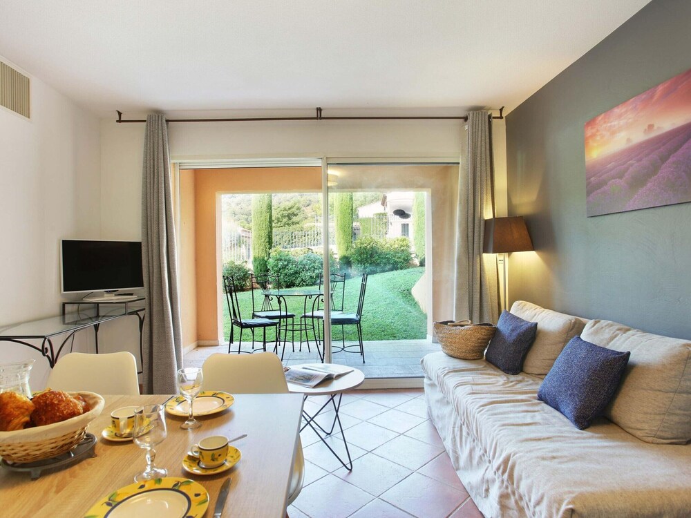 Studio in Greoux-les-bains Near Lakes