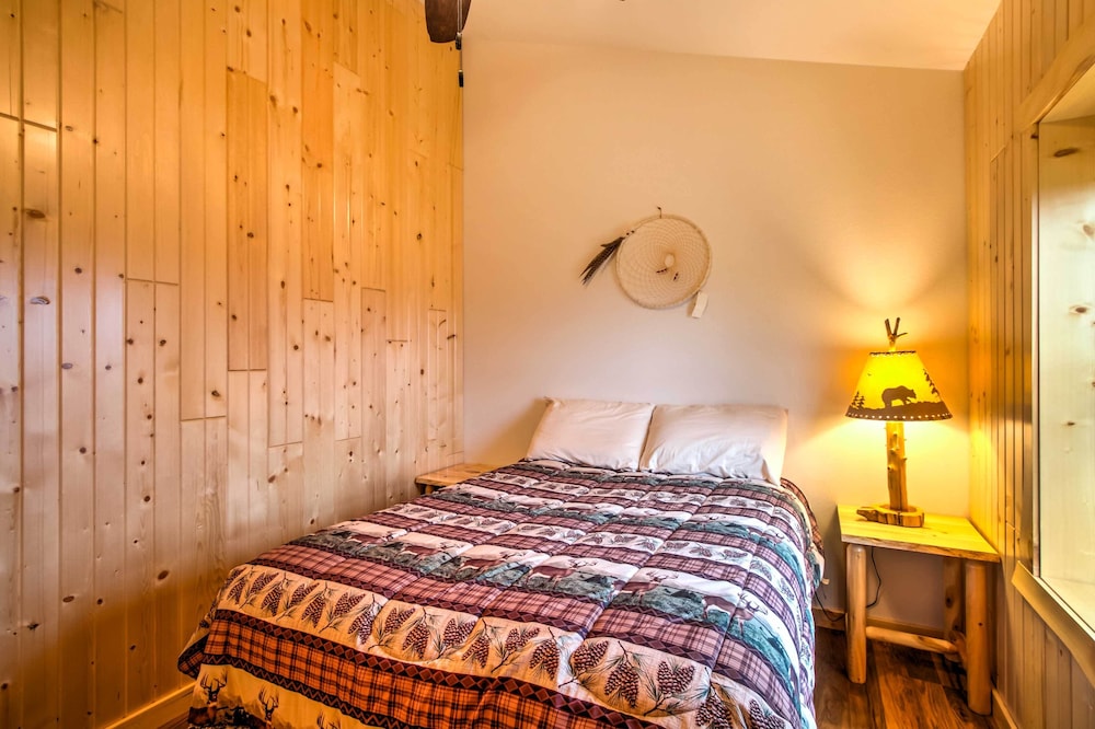 Cabin Near River - Treehouse Masters Stayed Here! view 5