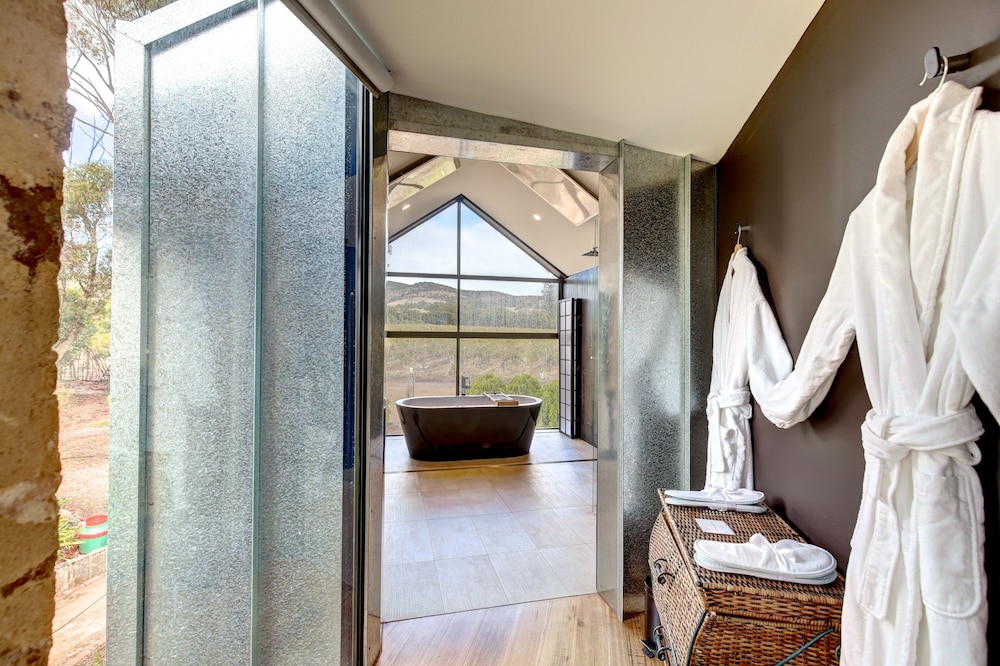 Old Chaff Mill Retreat - - luxury vineyard accommodation