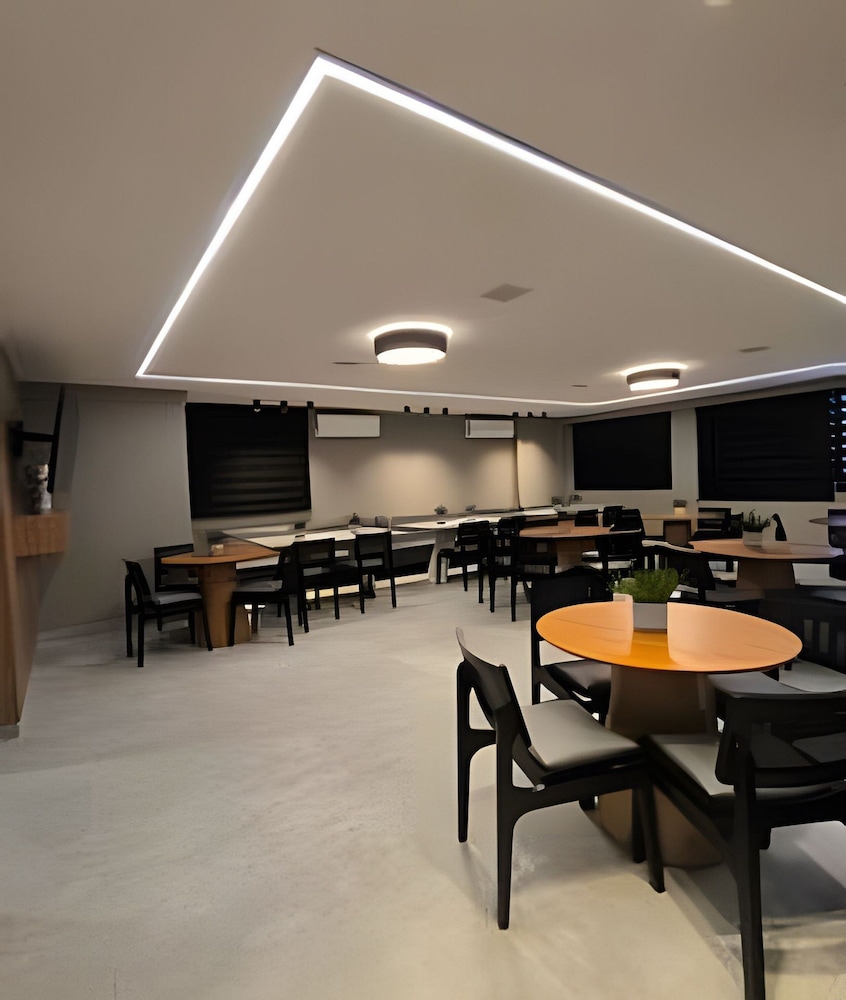 Studio Design 3 - Lions