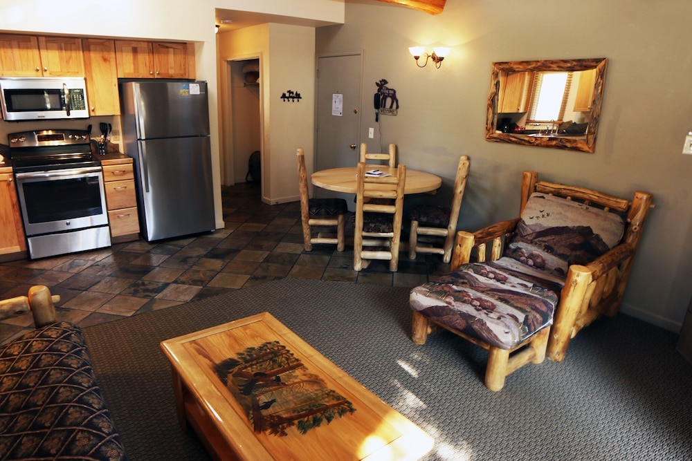 King Bed Condo With Personal Hot Tub On Deck With River View 1 Bedroom Condo - Property Image 4