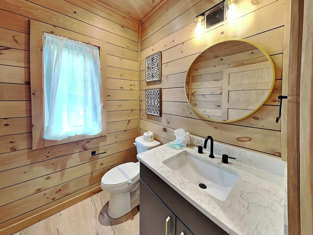 Smoky Ridge Sanctuary by Jackson Mountain Rentals
