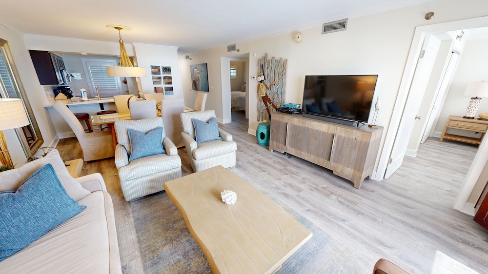 Islander 603 2 Bedroom Condo