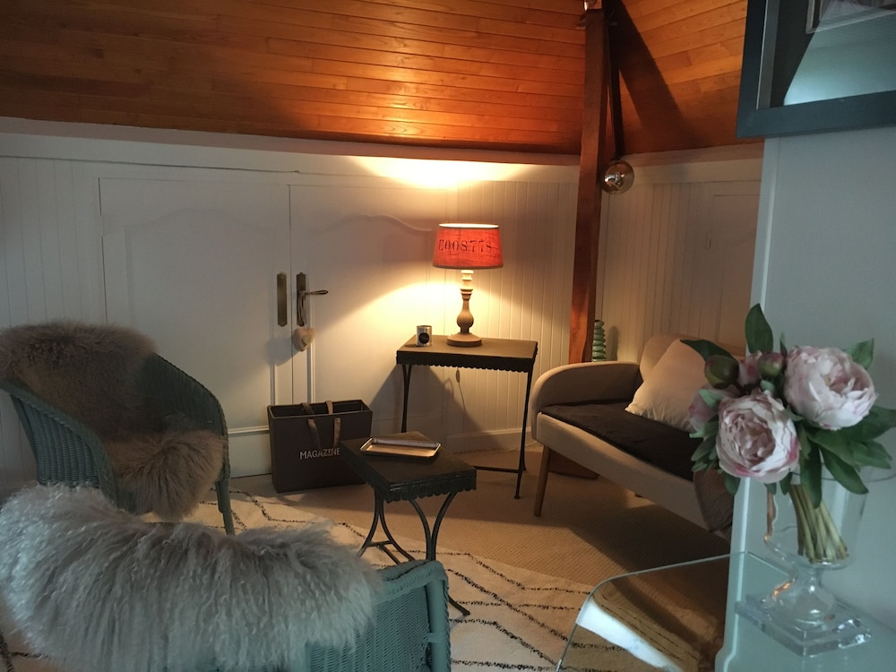 La Chambre de Madel view 4