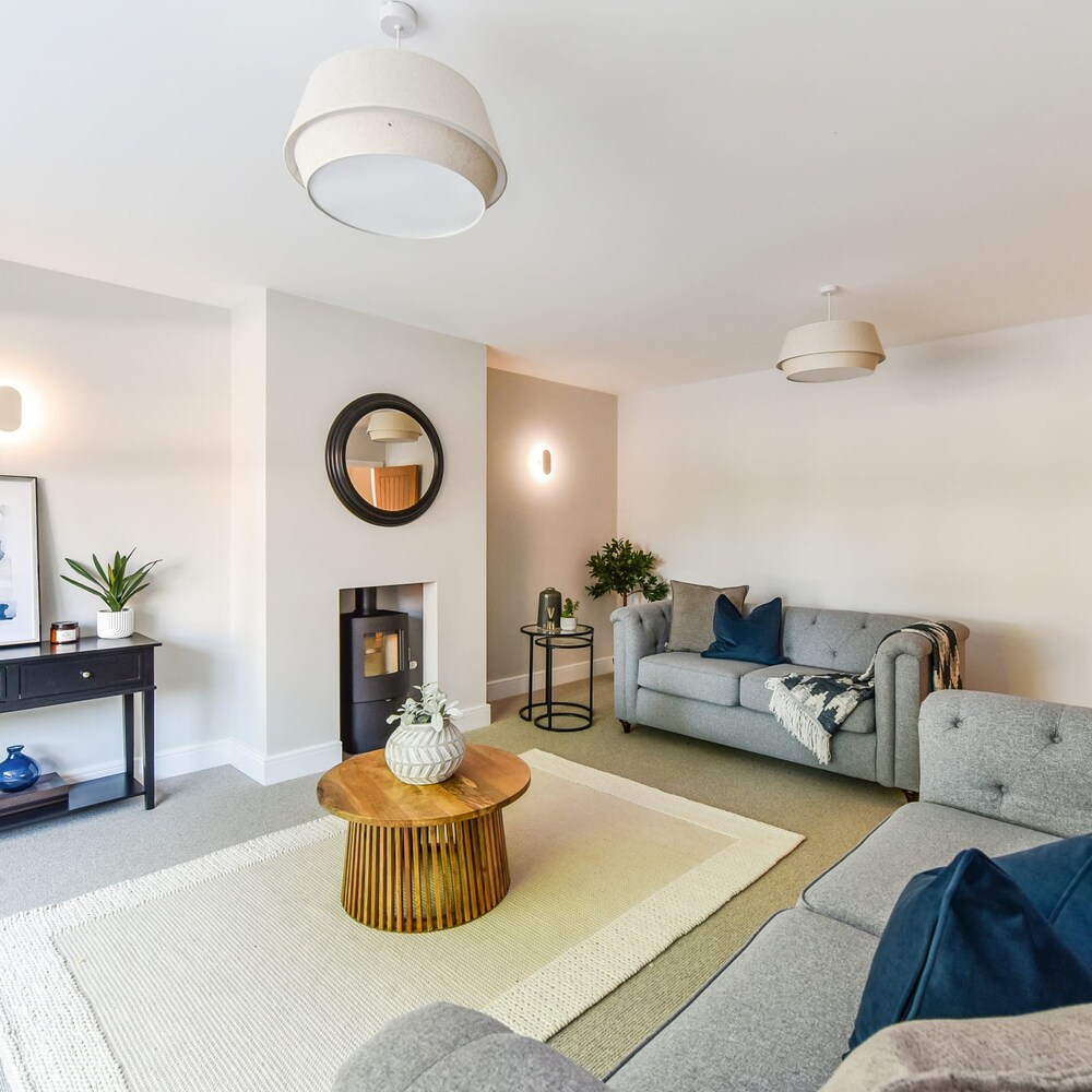 Luxury 5BR Chichester Home for 12 view 3
