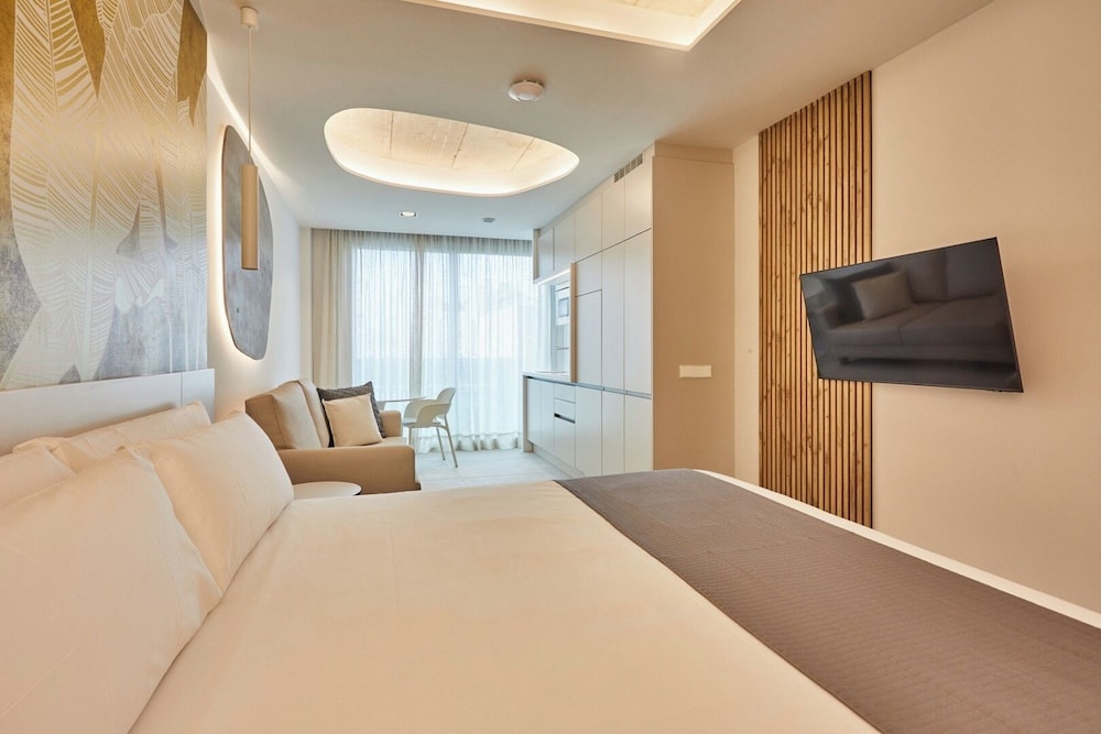Silken Atlantis Suite – Holiday Homes