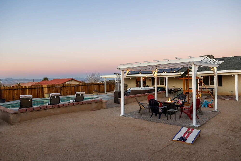 Desert Oasis Cozy Comfort Meets Outdoor Luxury