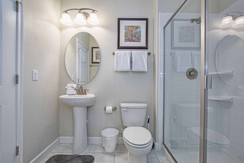 Beautiful Home With Private Pool in Champions Gate