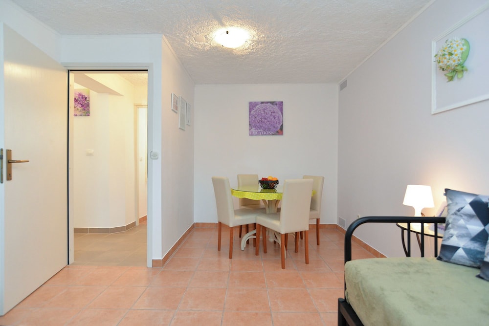 Apartment 669 view 2