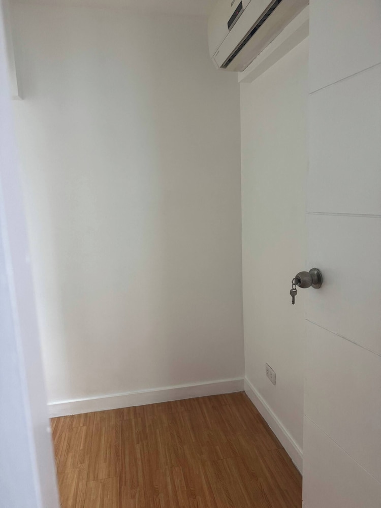 BGC Cheap Condo in BGC 5thavenue -23rd Street