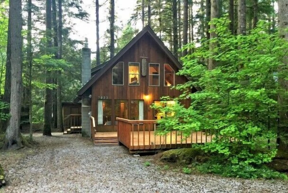 Mt Baker Lodging Cabin 35 - Sleeps 6 view 2