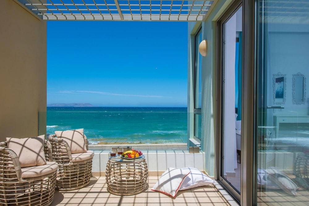 Villa Perseides by Enorme view 3