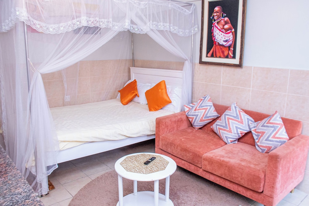 Room-sappire Suits- Cozy Room With Own F