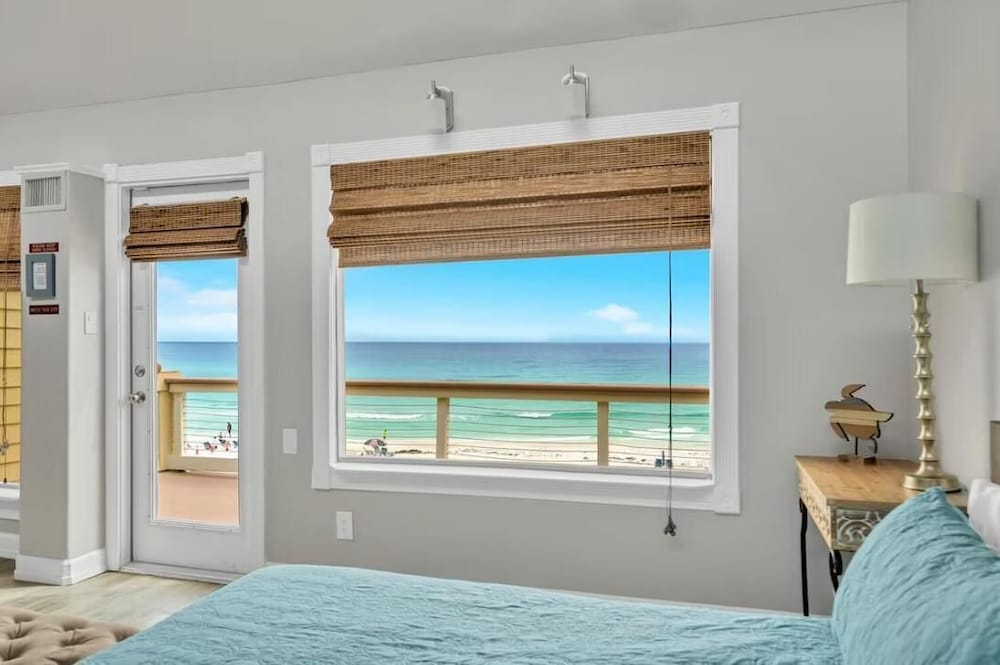 Green Reef #6- Beachfront Bliss
