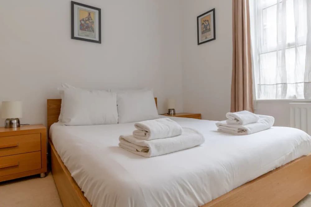 Stunning 2 Bedroom Apartment in the Heart of Westminster