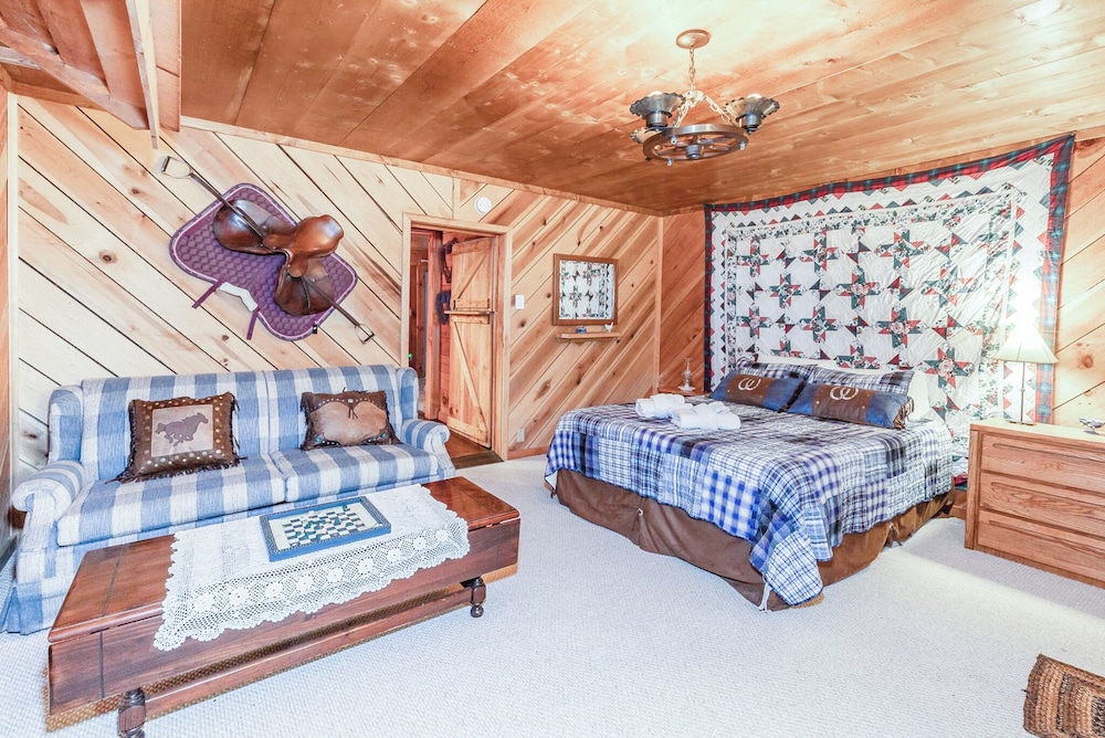 The Cabins at Seven Foxes