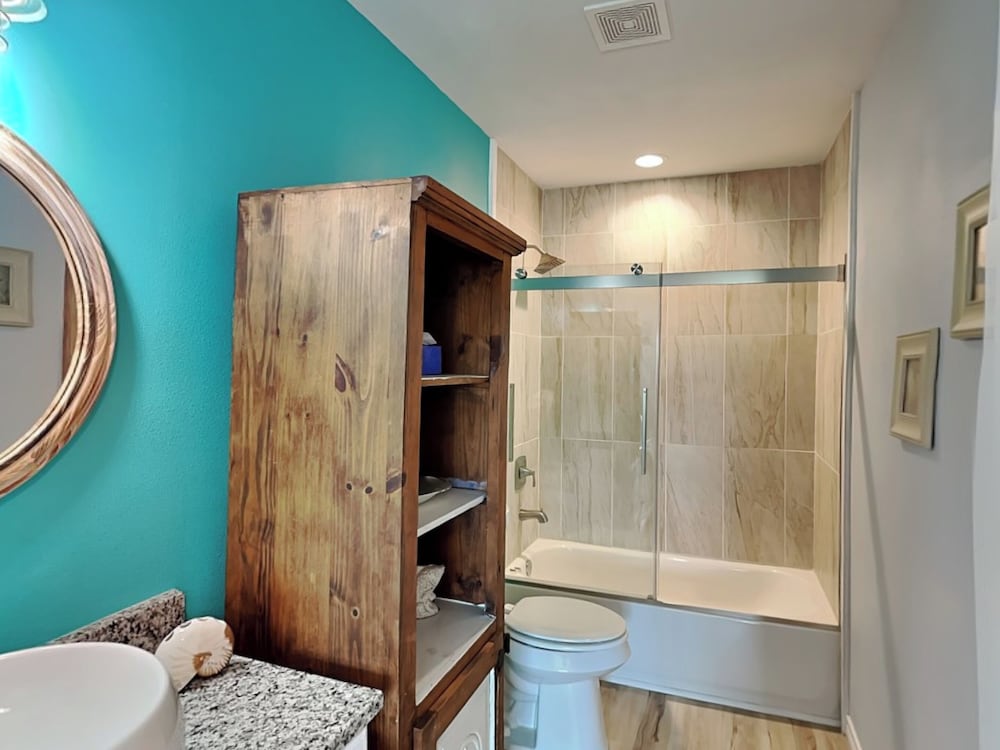 Pura Vida Oasis by Miss Kitty’s