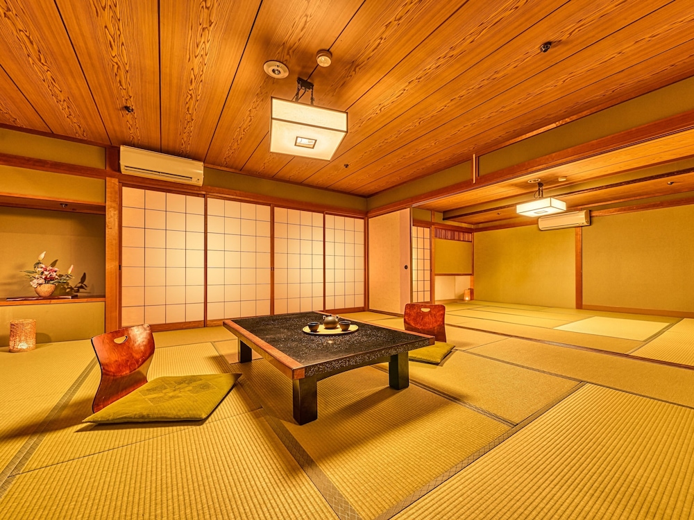 Ooedo Onsen Monogatari Wanwan Resort Awazu