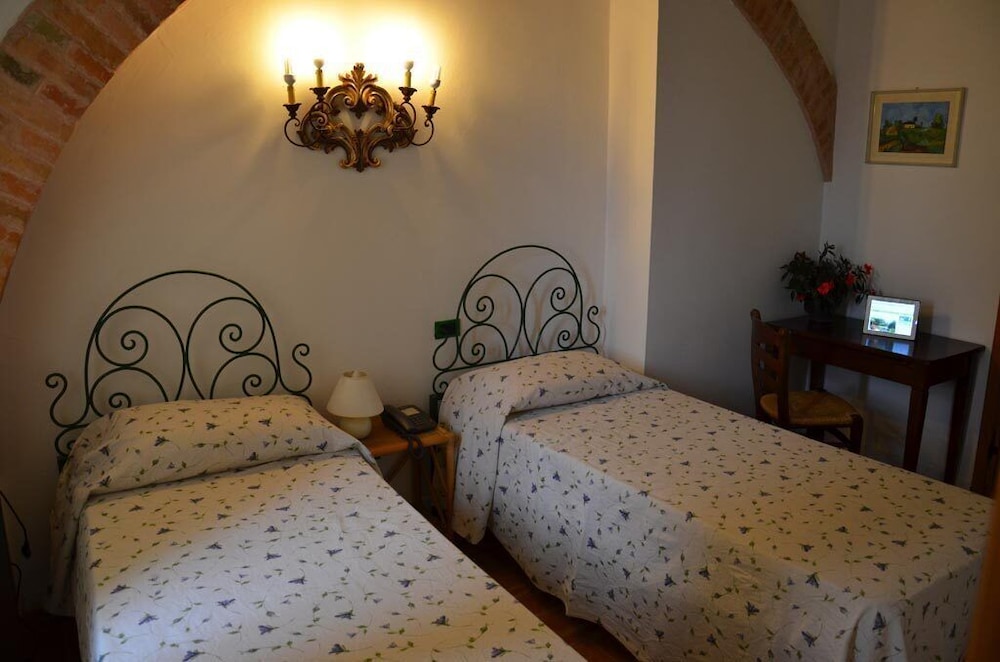 agriturismo borgo piazza