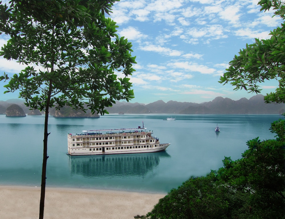 Huong Hai Sealife Cruise