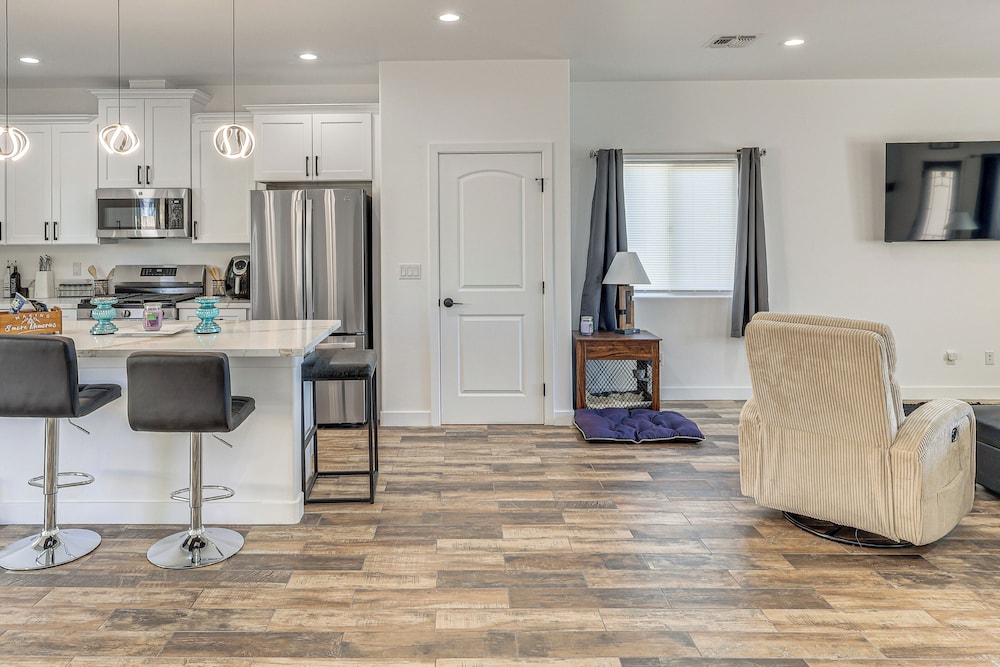 2 Mi to Colorado River! Home w/ Dog-friendly Yard