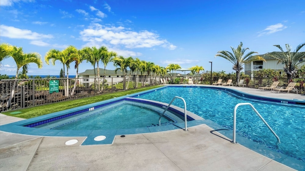 Updated Townhome Ocean View Private BBQ & Lanai - Vrkcv