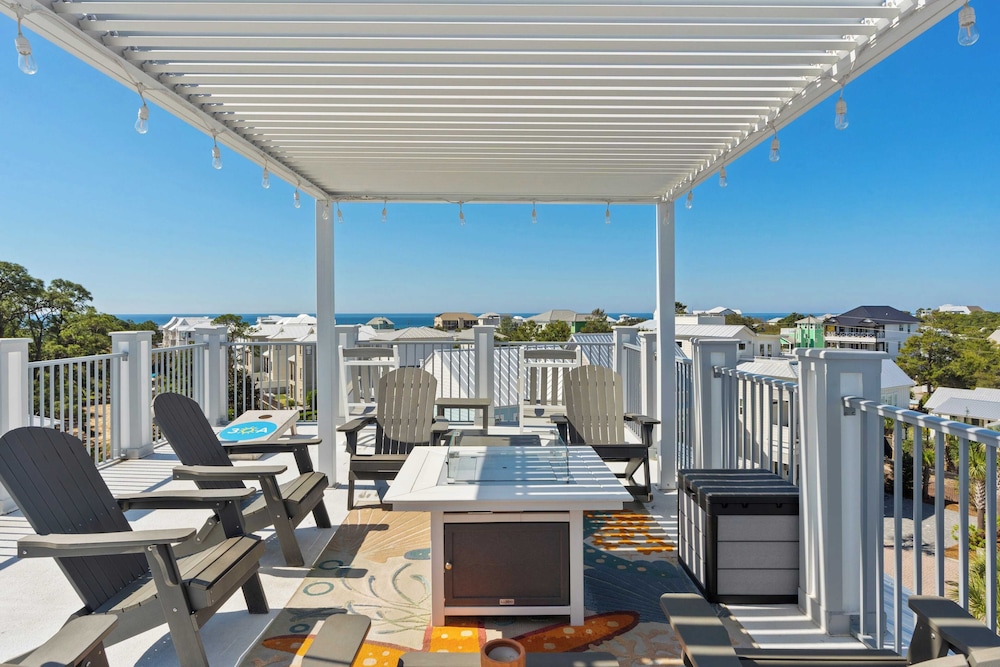 Gulf-view Retreat w/ Rooftop Deck + Private Pool Villa Anesi by Avantstay