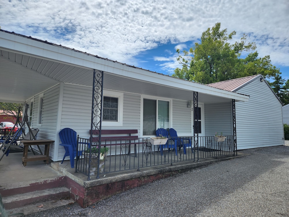 Aurora's Kentucky Lake Cottages