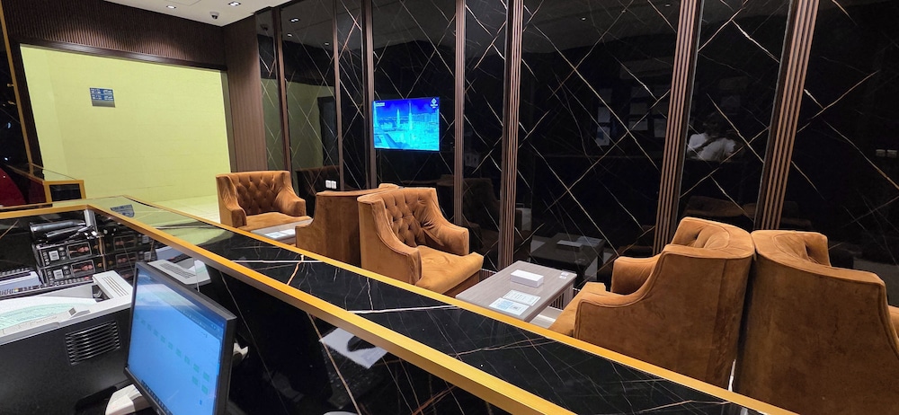 Afaq Suite suli