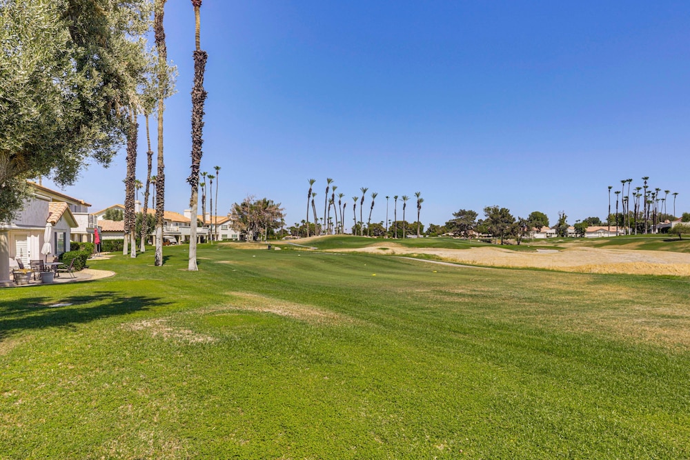 Palm Desert Golf Getaway w/ Views + Resort Perks