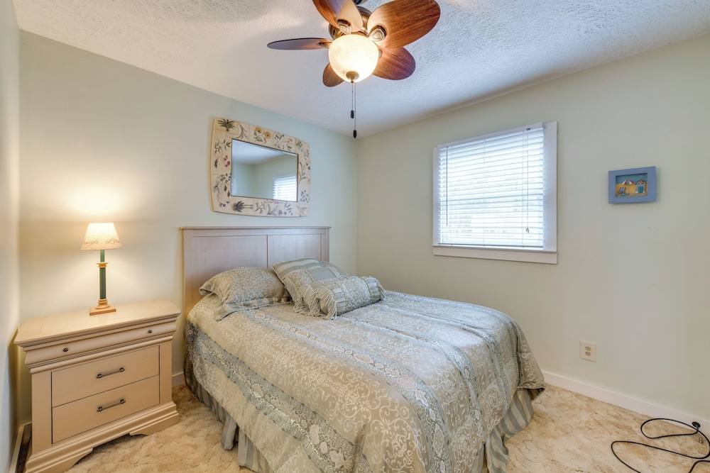 Deck & Lake Gaston Access: Dog-friendly Getaway