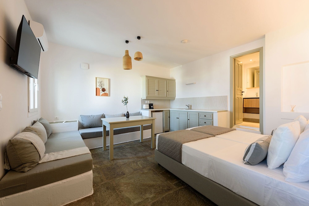 Phaedrus Living Paros Cycladic 2