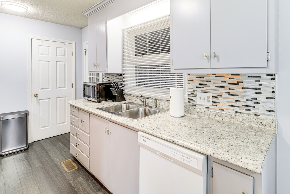 Retreat w/ Fenced Backyard in Kingsport!