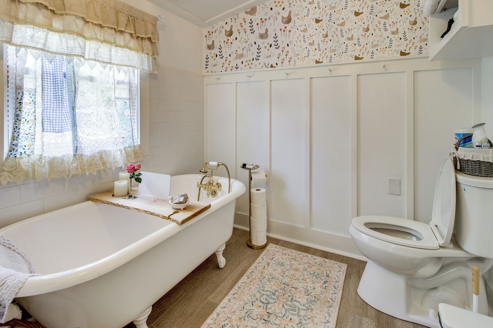 Shepard Cottage Near Wilmington & Wedding Venue