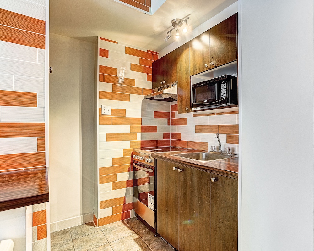 Destination Stays McGill Plaza DT MTL
