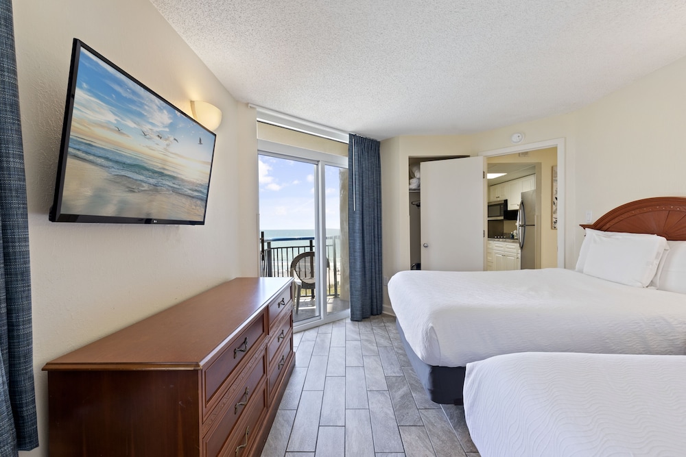 Boardwalk Resort by Hosteeva