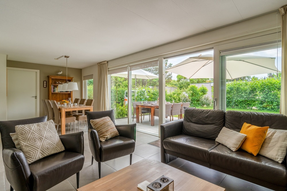 Tastefully Furnished Country House for 6 People