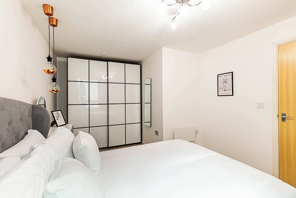 Modern and Minimalist Flat in Vauxhall