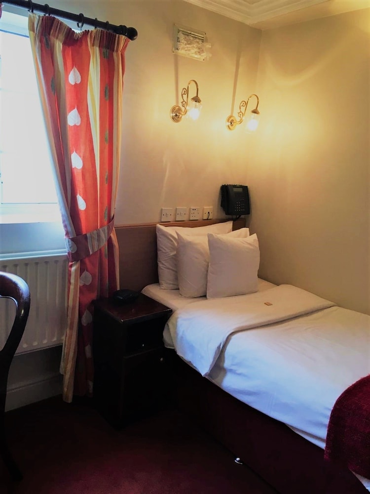The Leeson Lodge
